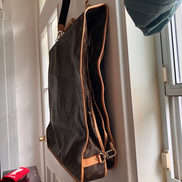 LOUIS VUITTON GARMENT 48h TRAVEL BAG - Picture 5 of 16